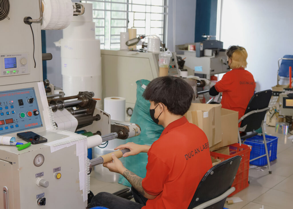 Tem nhãn decal chất lượng cao